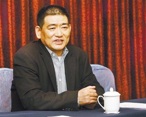 如何从煤矿工逆袭到百亿富豪的(煤老板怎么富起来的)--三毛知识