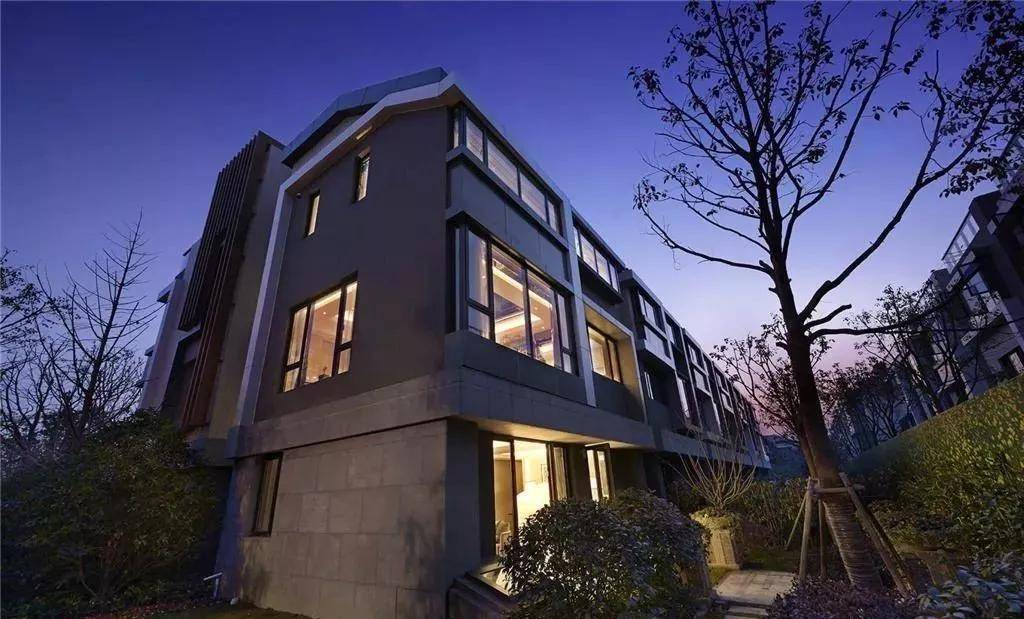 上海大虹桥泷湾苑最近卖疯了泷湾苑难怪这么多人买