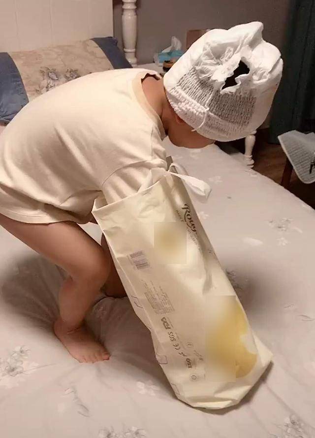 4岁儿子戒不掉尿不湿,妈妈为此忧心忡忡,网友:这是病,得治