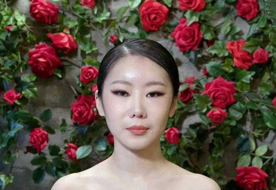 她是韩国女画家,自创"脸上绘画艺术",让人看了头晕眼花