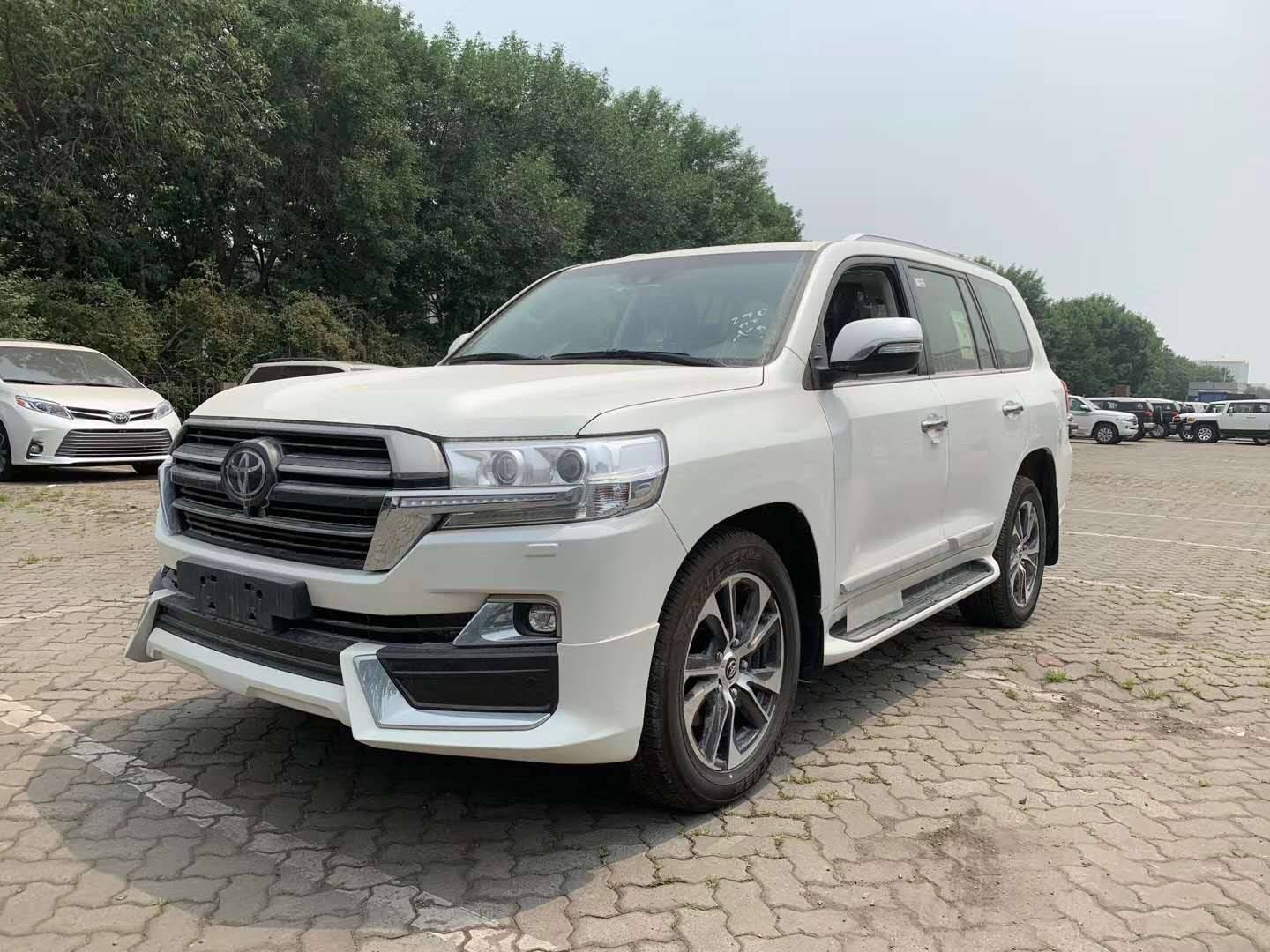 丰田酷路泽5700让利特惠v8越野车动力吸引