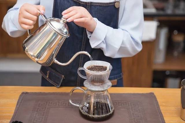 涨知识:咖啡和茶,谁更提神?_咖啡因