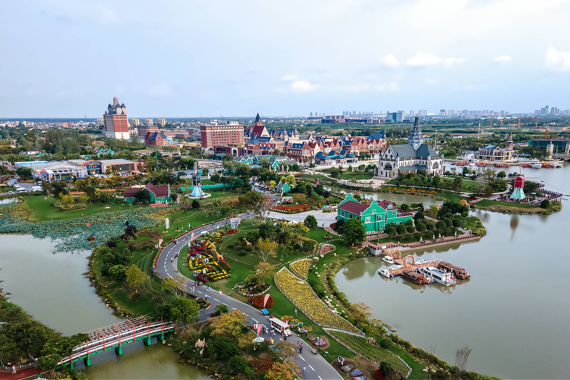 江苏藏着一座"荷兰风情小镇",花海景色美如童话世界,就在盐城