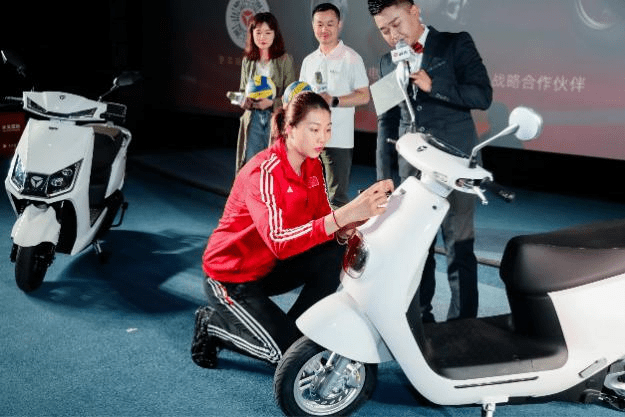 双冠联手雅迪冠能携中国女排开启夺冠之路