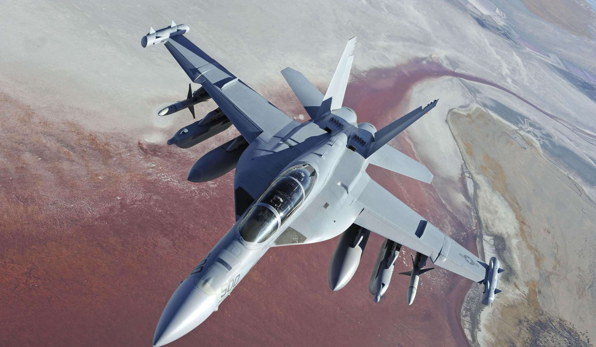 ea-18g咆哮者电子攻击机,战力强悍,f-22战斗机曾败于它手下!