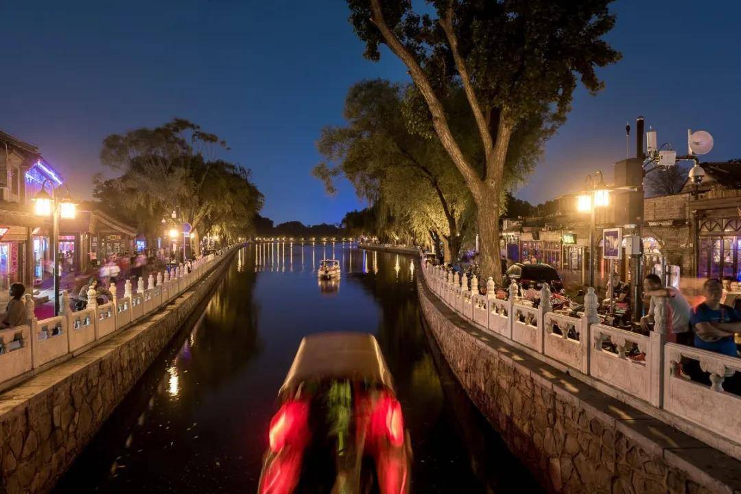 右拥北海公园等著名景点毗邻后海,南锣鼓巷,烟袋斜街,银锭桥景里