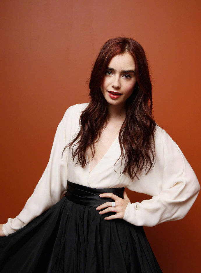 lily collins于2012年为tiff拍摄的写真全套图释出