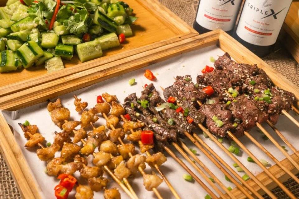 烤深海龙虾,鲍鱼,鹅肝酱,牛舌土豪版烧烤大餐!_手机搜狐网