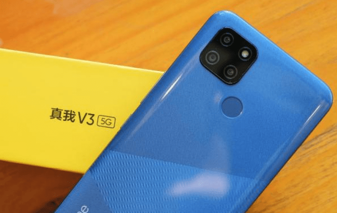 realme v3(6 64gb起售价999元)推荐用户:不在乎性能体验只想以超低
