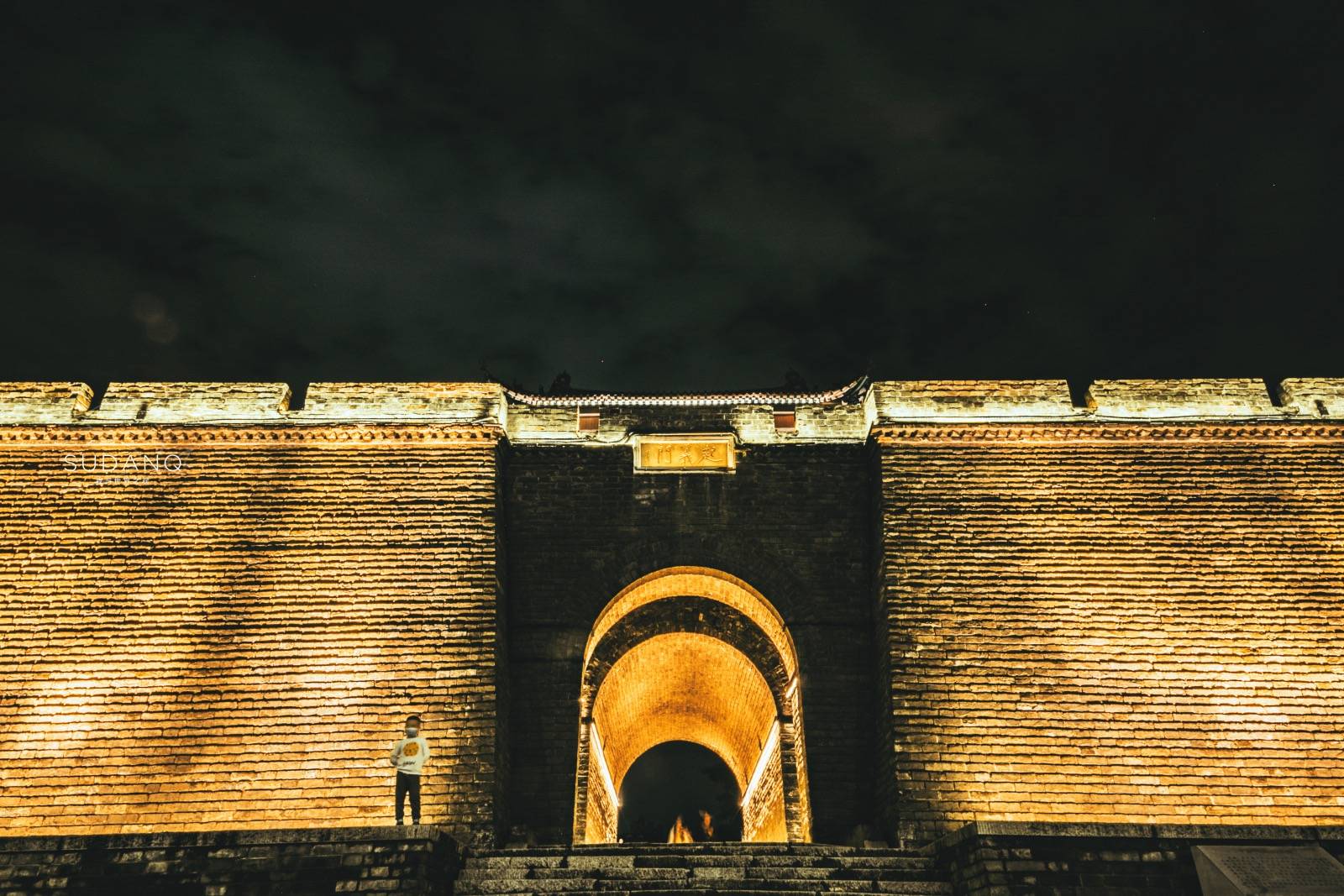 原创夜游起义门打卡千年武昌最后一座古城门现代与古典完美交融