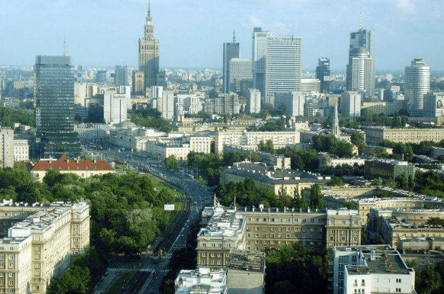 原创波兰首都华沙gdp总量1100亿美元相当于国内哪些城市