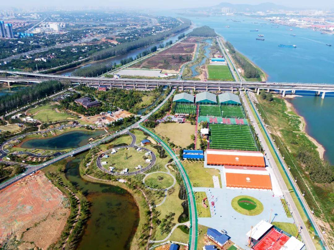 你好,这里是月亮岛!