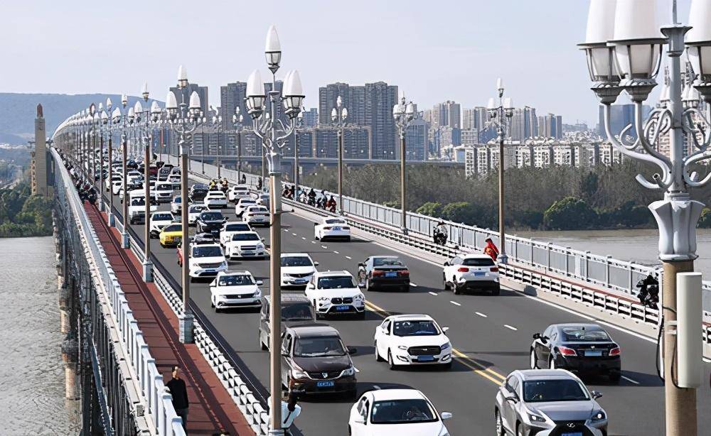 自驾出游成首选静态交通潜力现