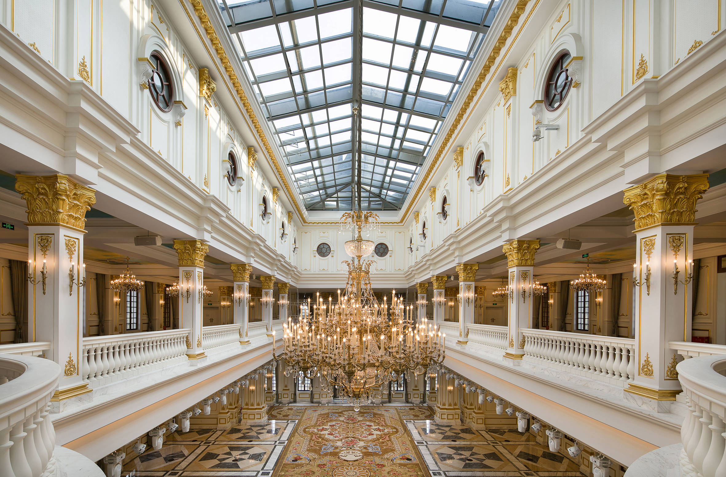 路易城堡这样的成都婚宴酒店你喜欢吗