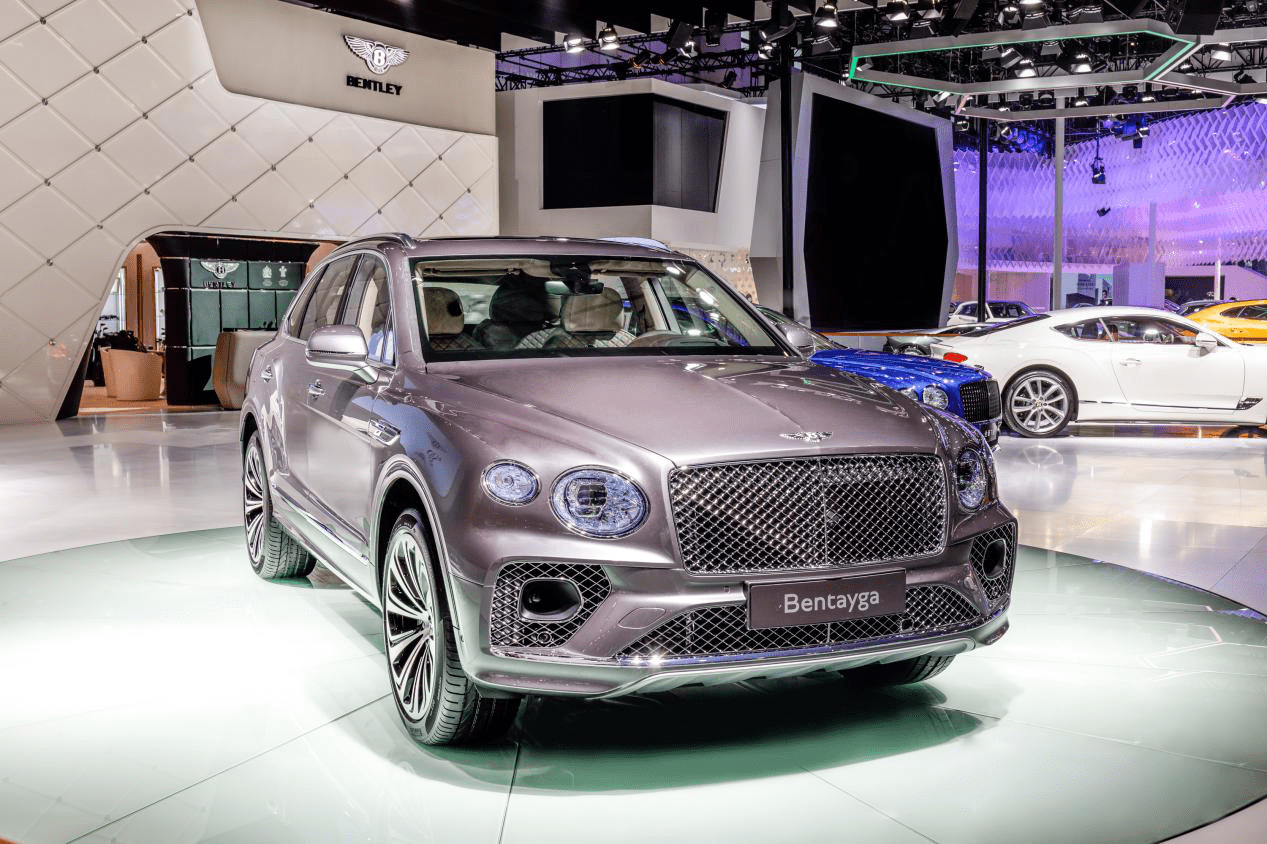 作为目前宾利家族最畅销的车款,添越于2015年法兰克福车展全球首发