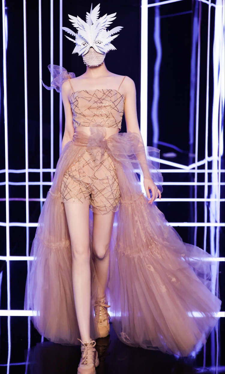 偶像歌手男团女团齐聚《蒙面舞王》,6位新舞者资历亮到"晃眼"