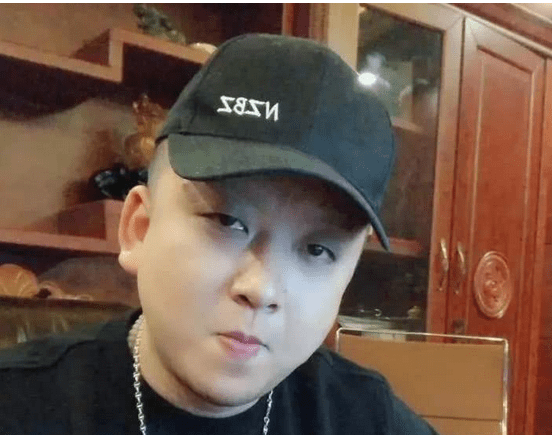 天津四哥严谨照片(天津四哥严谨上头条了)