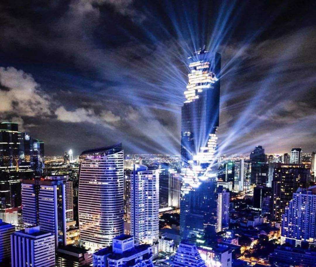 原创曼谷地标大厦高314米感觉随时都会坍塌一到晚上景色惊艳