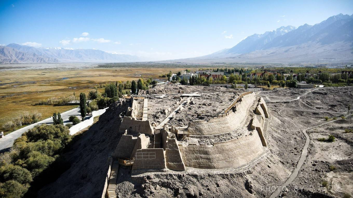 新疆石头城遗址,中国三大石头城之一,曾是蒲犁国的王城