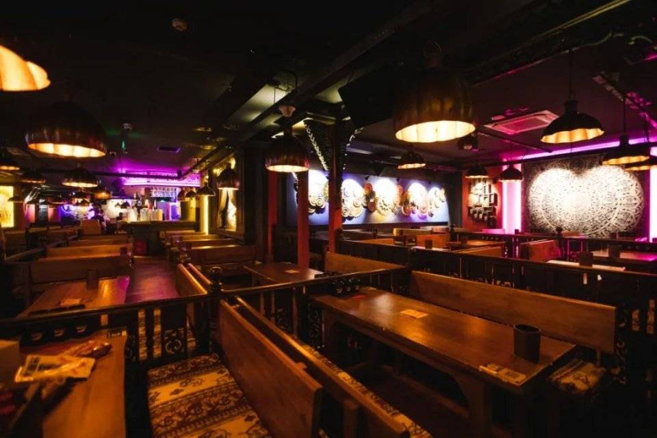 helens小酒馆!敢来吗?把你们都喝趴下!