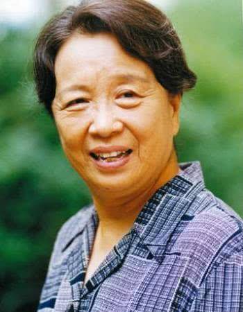 原创"容嬷嬷"年轻时是校花?以为是讽刺,看到照片后都闭嘴了!