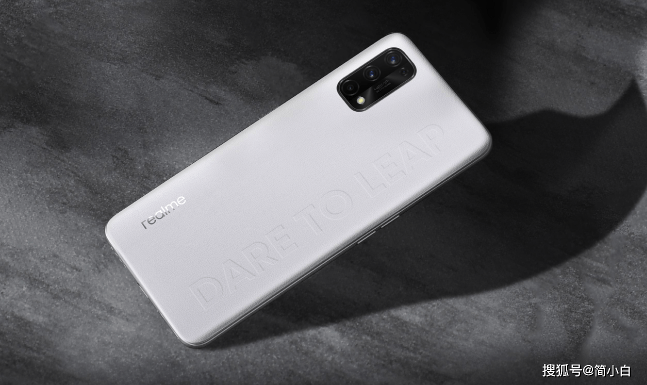 价格方面,真我 q2i 998 元起,真我 q2 1199 元起,真我 q2 pro 1599 元