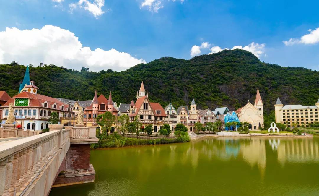 童话王国888入住奥园心花小镇私人两房别墅打卡童话般的梦幻城堡