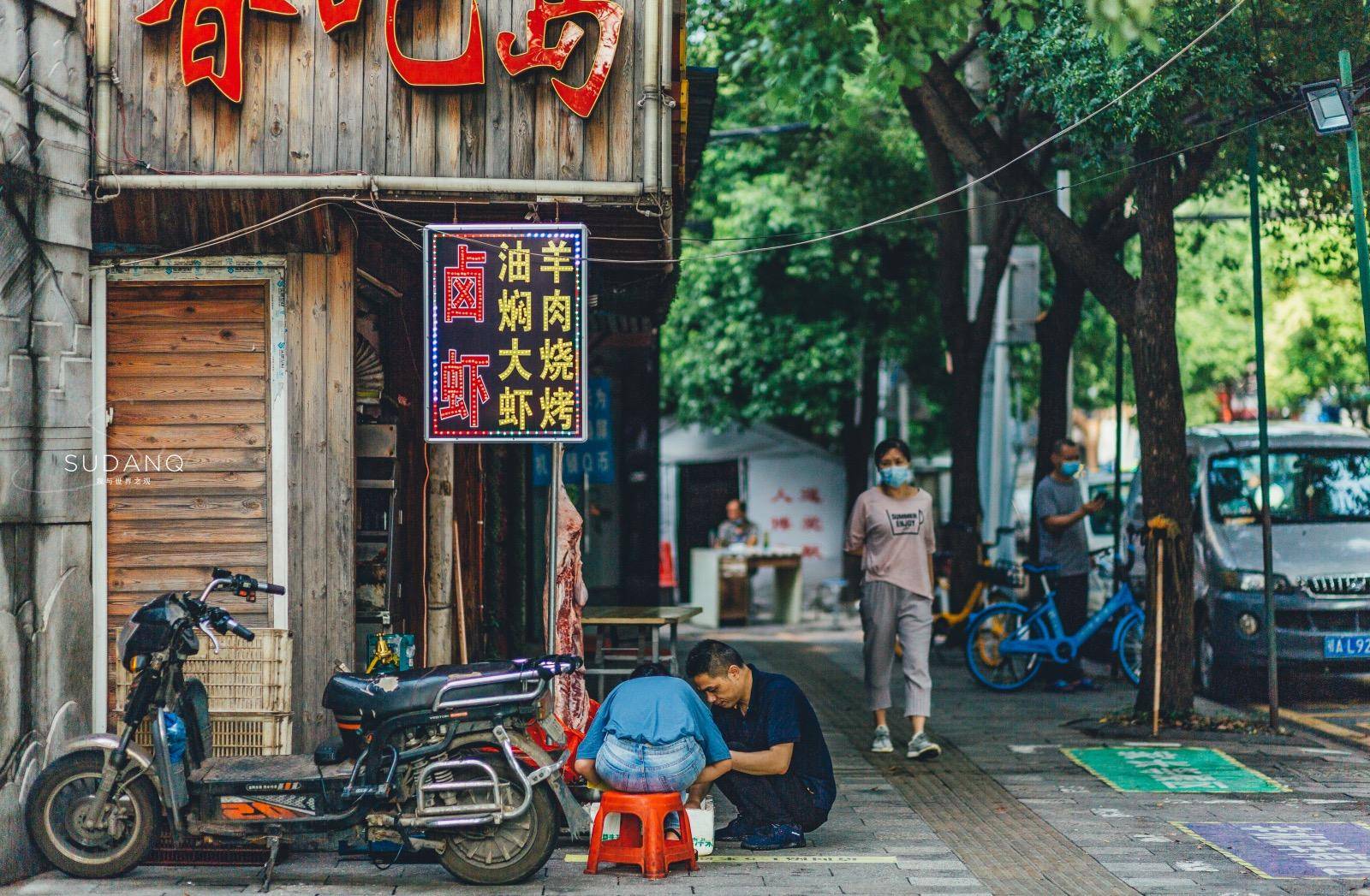 认识武汉,先从吃开始:既市井又文艺的粮道街一定要去敞开吃