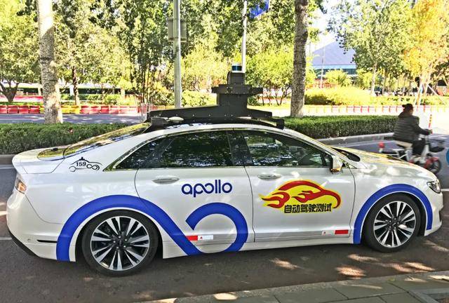 我体验了回百度自动驾驶出租车,就像遇到一个刚拿到驾照的新手