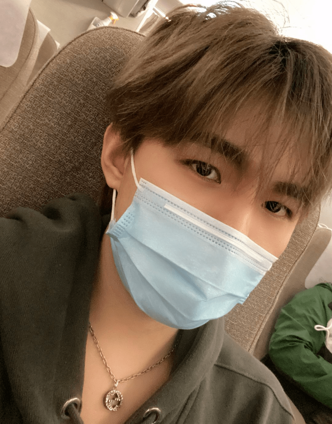 kpl诺言陷颜值危机写真照透露身高细节网友推测最多1米2