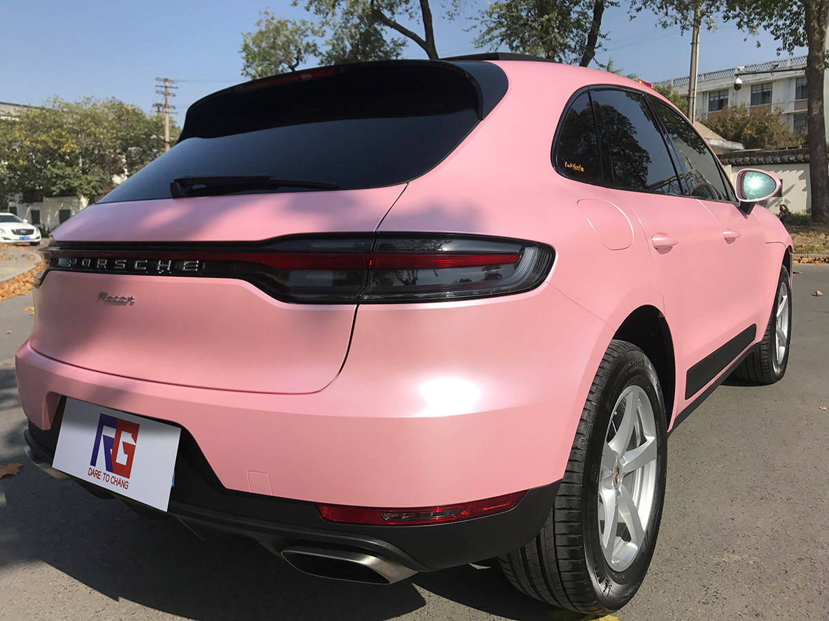 保时捷macan车身改色电光素雅粉