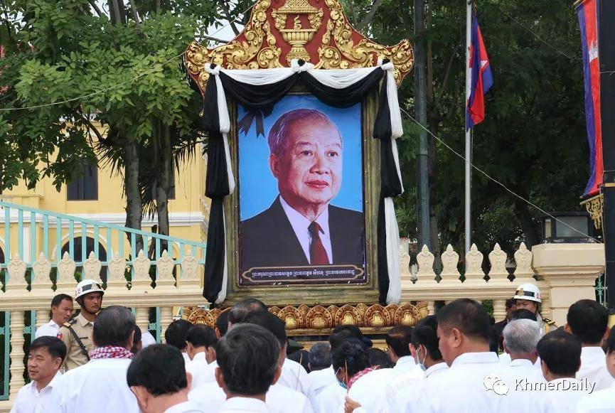 柬埔寨各界纪念国父西哈努克逝世八周年