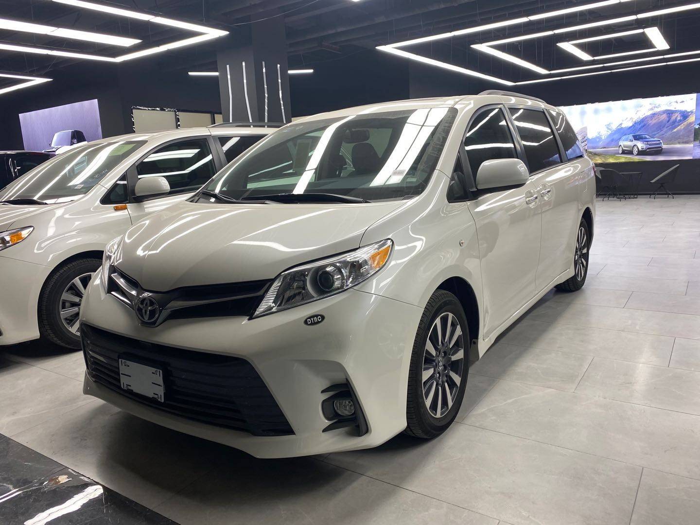 20新款丰田塞纳四驱顶配 功能齐全手续正规