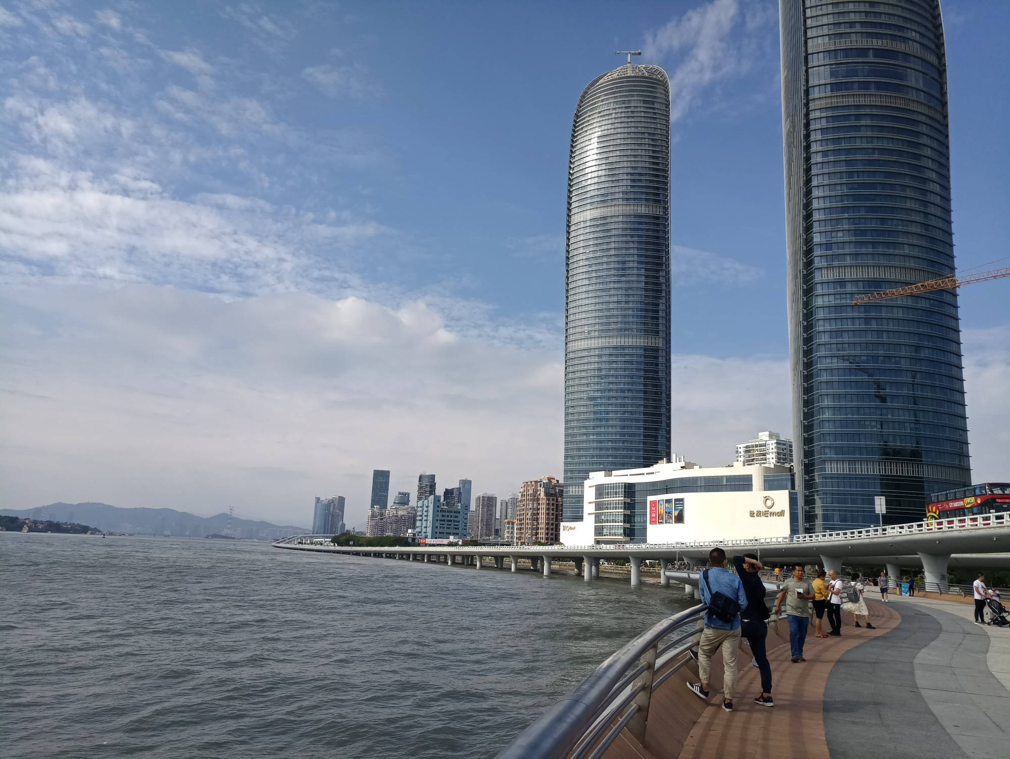 当世界上离海平面最近桥梁与天文大潮相遇演武大桥无限贴近海面