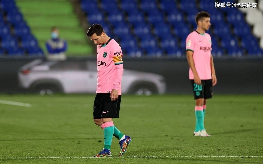 运动战球荒700分钟!梅西罕见持续低迷,低头叉腰一幕再次上演!