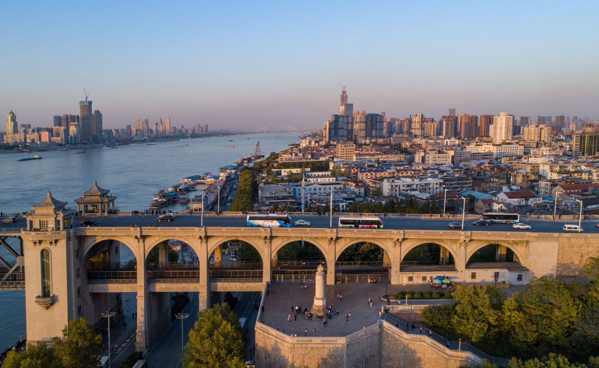 武汉三镇发展的历史规模,速度都各不相同,武昌市,有丰厚的文化历史