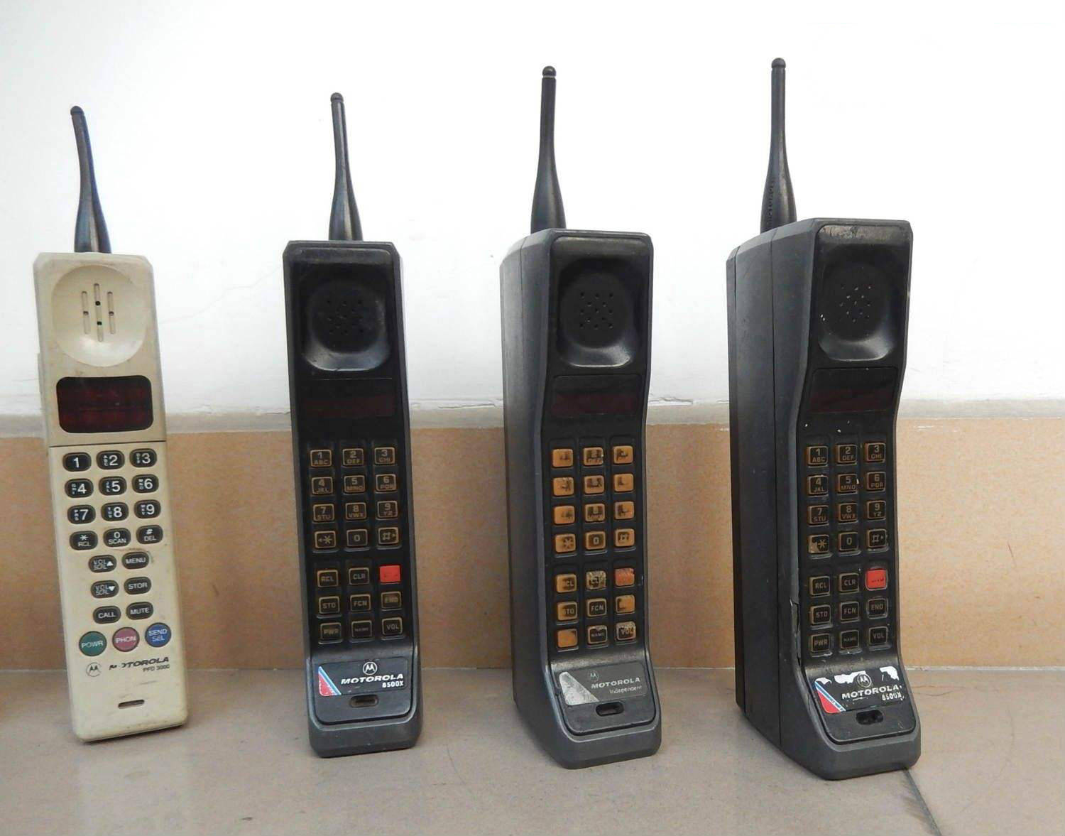 20年前的摩托罗拉的强悍自不必多说,用过大哥大或者bb机的都知道,那