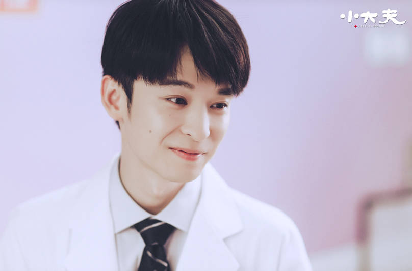 董子健《小大夫》收官 反转轻喜剧引热议