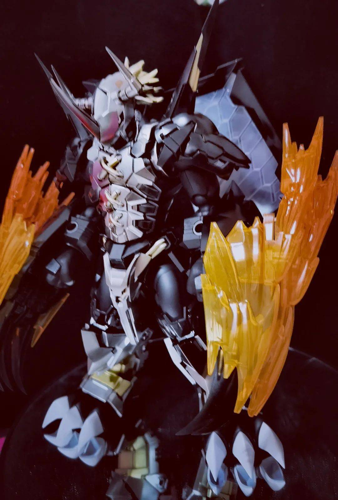 欣赏:数码宝贝,黑化战斗暴龙