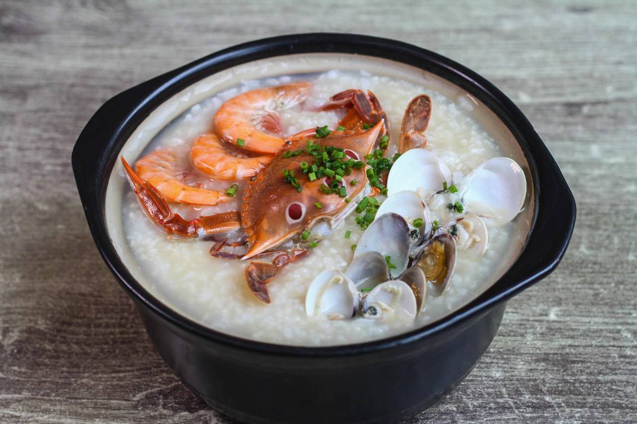 原创冬天懒人快手菜海鲜粥营养丰富鲜美又滋补2分钟就能学会