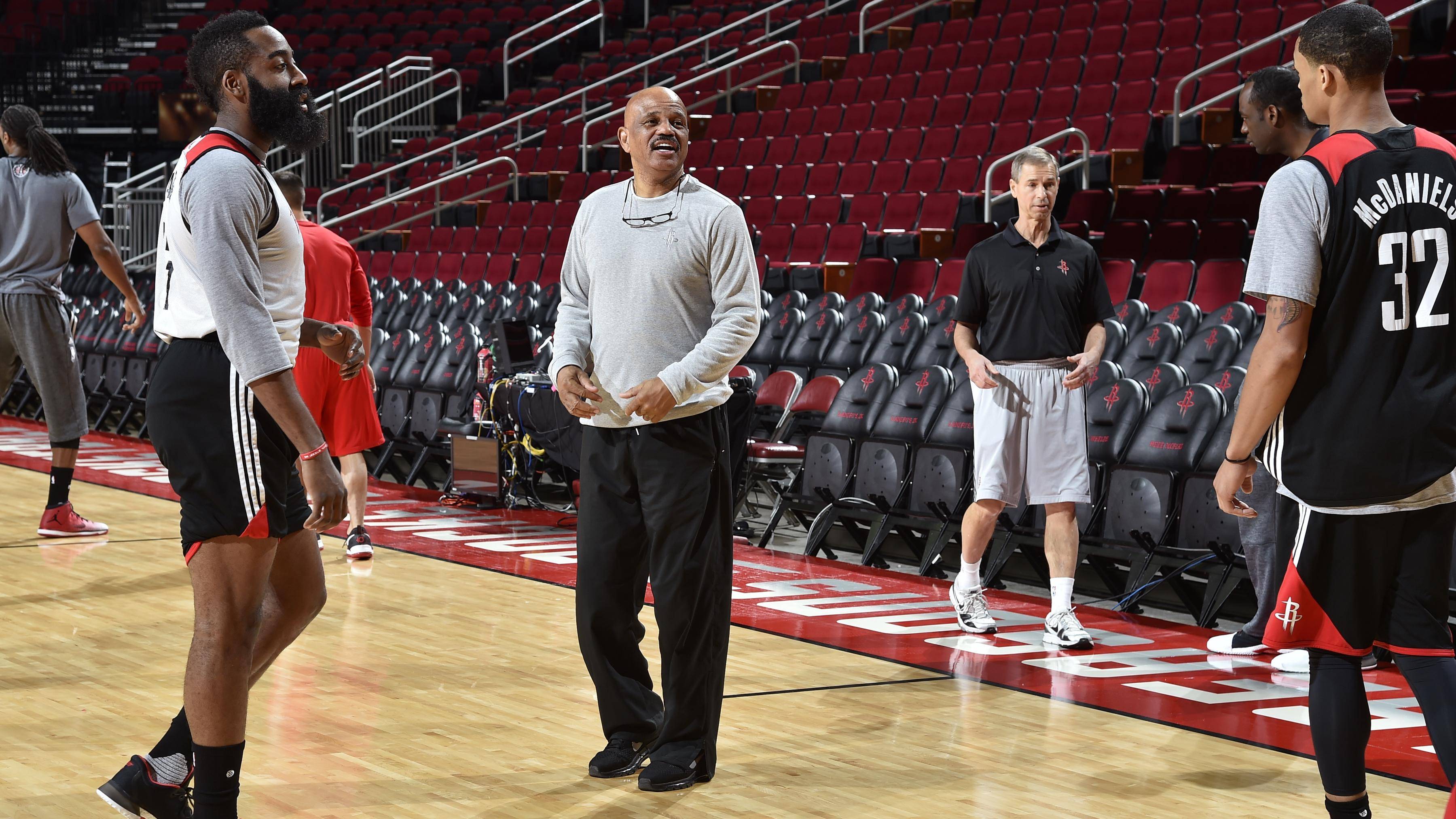 当然,目前关于火箭新任主教练人选上的现状仍是约翰-卢卡斯,杰夫