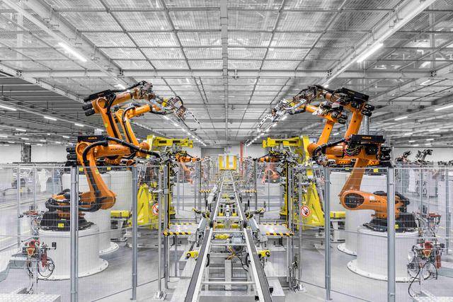 华晨宝马大东工厂车身车间