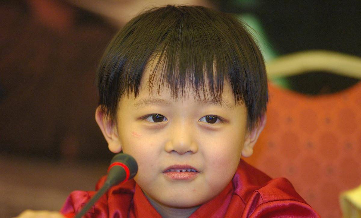 他6岁出演第一部戏,8岁获金马奖,曾比吴磊还红,今被淡忘成路人