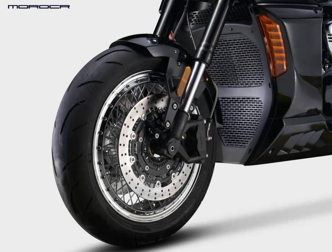 国产首款360胎宽车型摩瑞魔王骑士上市售价68800元