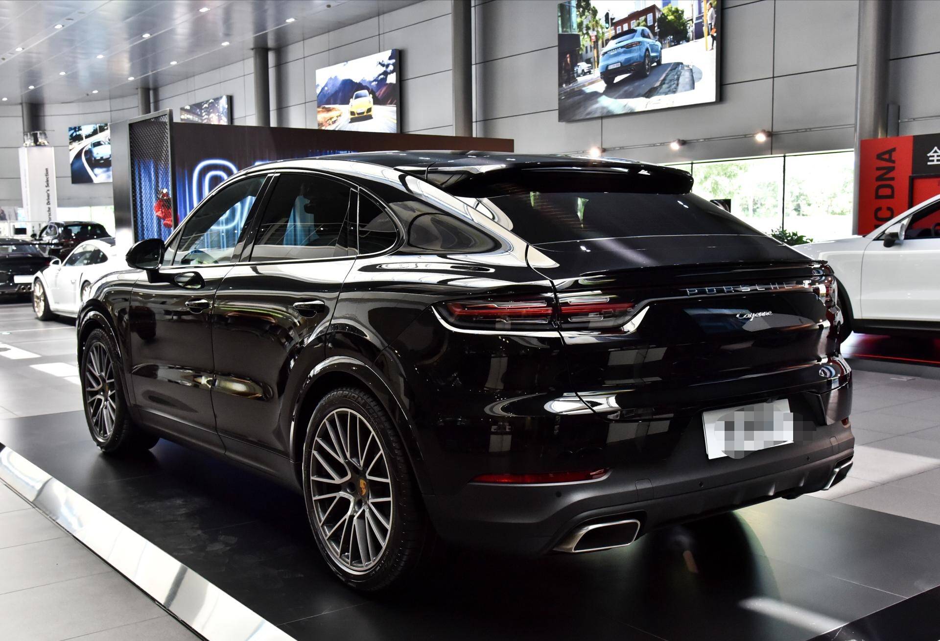 新款运动版卡宴亮相30t8at零百加速6秒比宝马x6还帅气