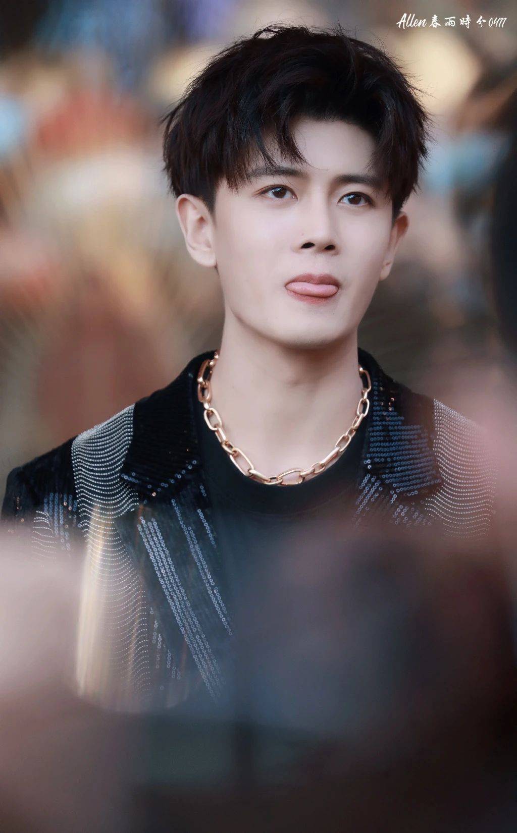 任嘉伦壁纸你是那么青春活力总是散发着阳光灿烂的笑容