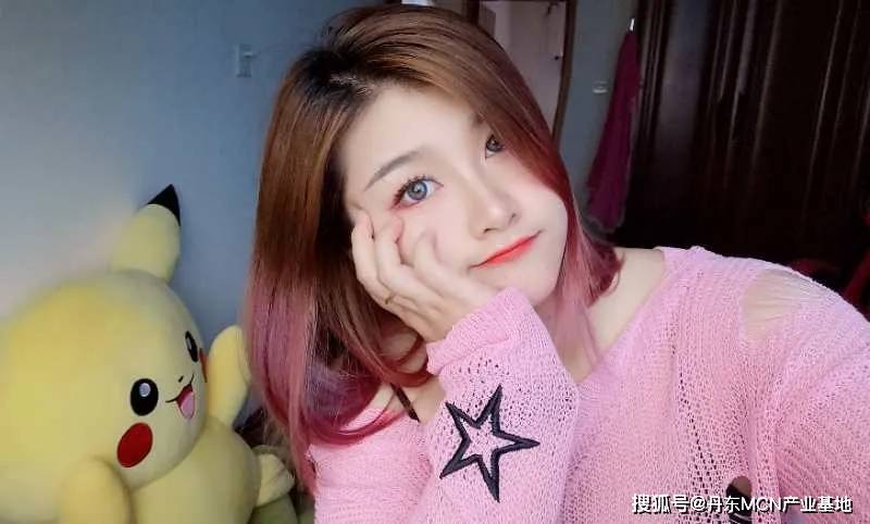 【丹东mcn产业基地新晋网红】眉梢眼角藏秀气,声音笑貌露温柔