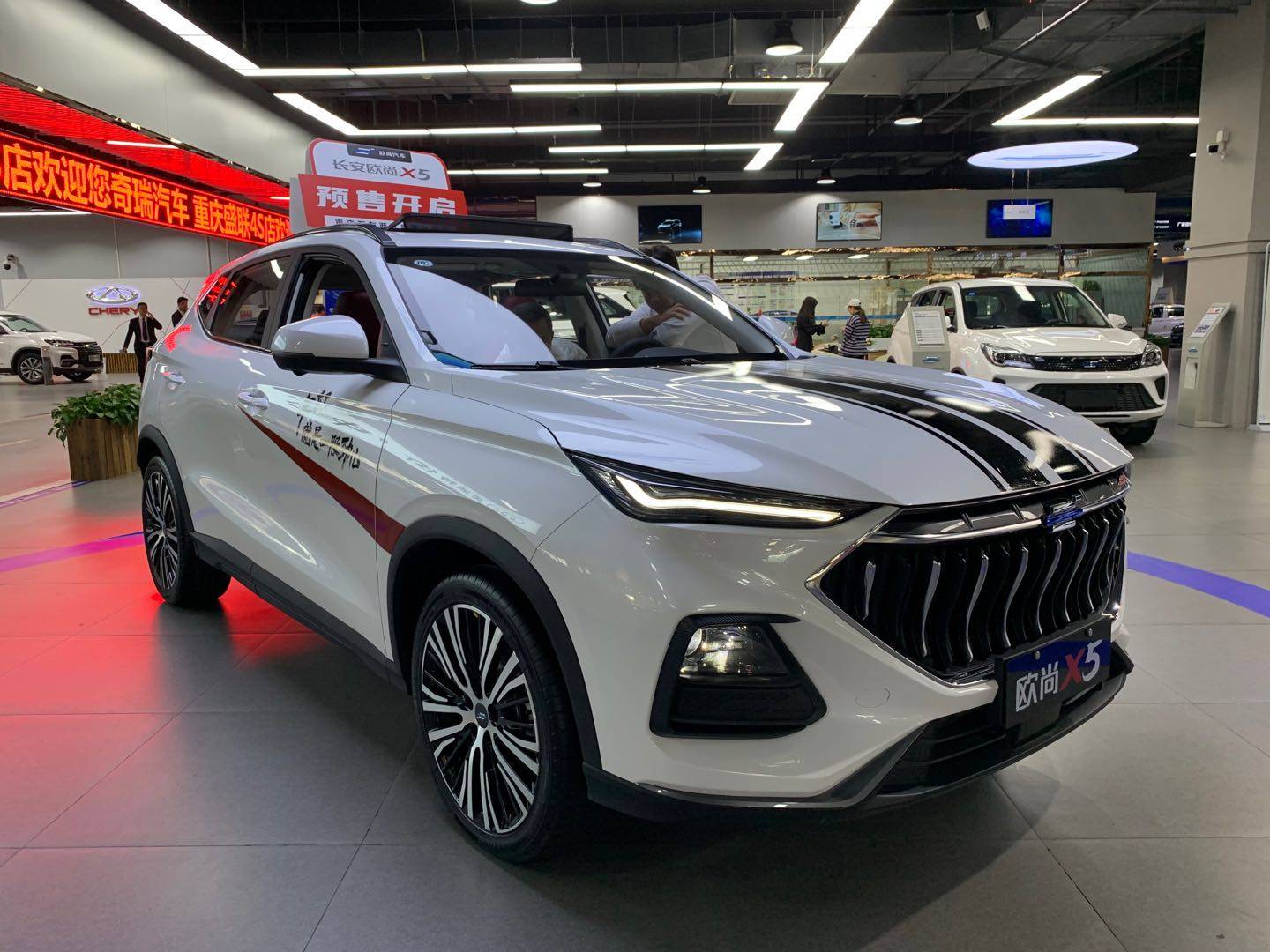 打破颜值界限的实力派长安欧尚x5到店实拍