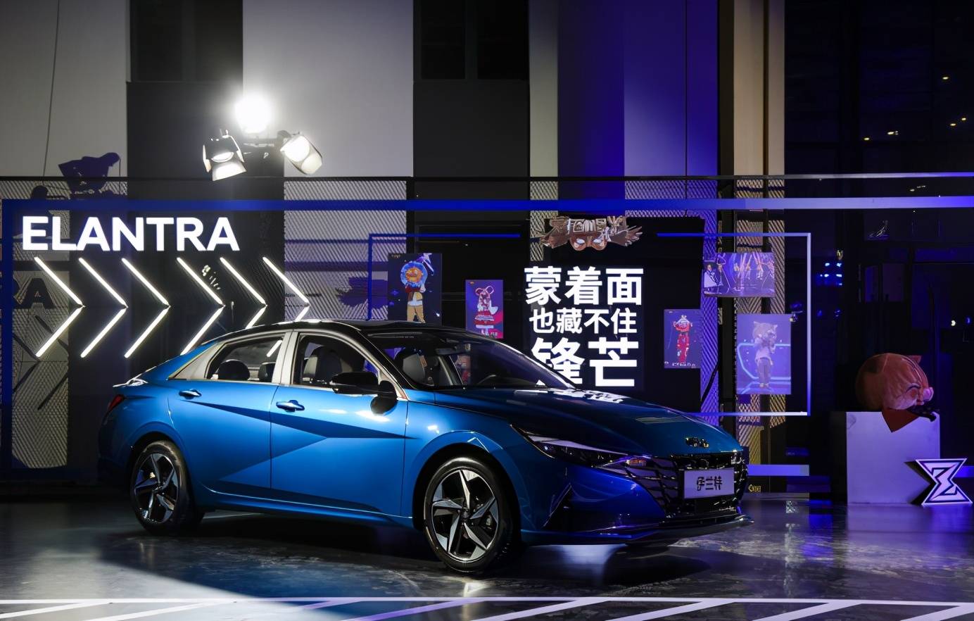 第七代伊兰特售998万起最低首付1万开走难怪圈粉年轻人