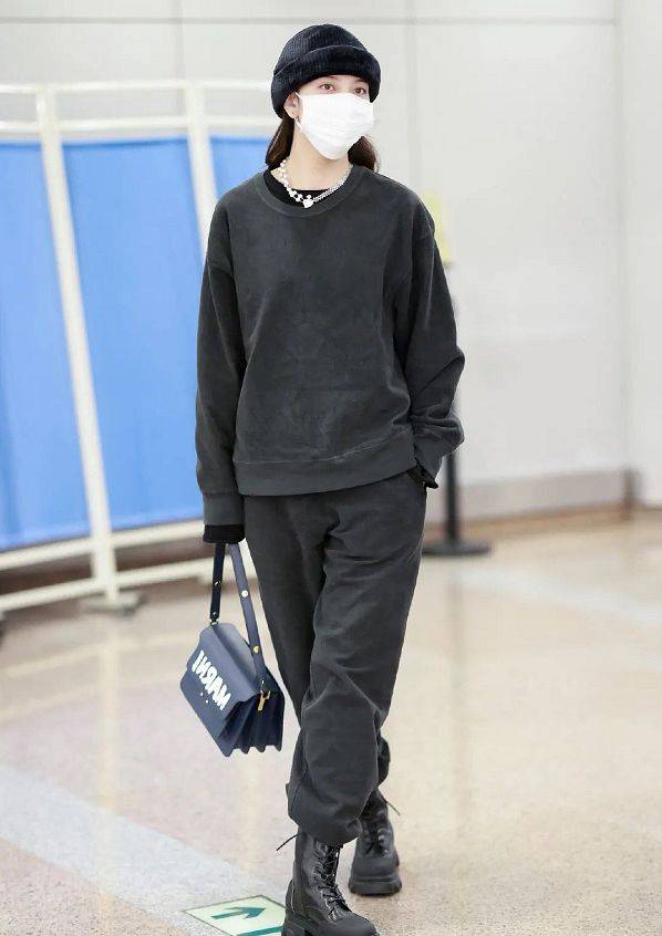 袜腿到底长啥样当宋妍霏穿上了无痕裤这优越身材太绝了